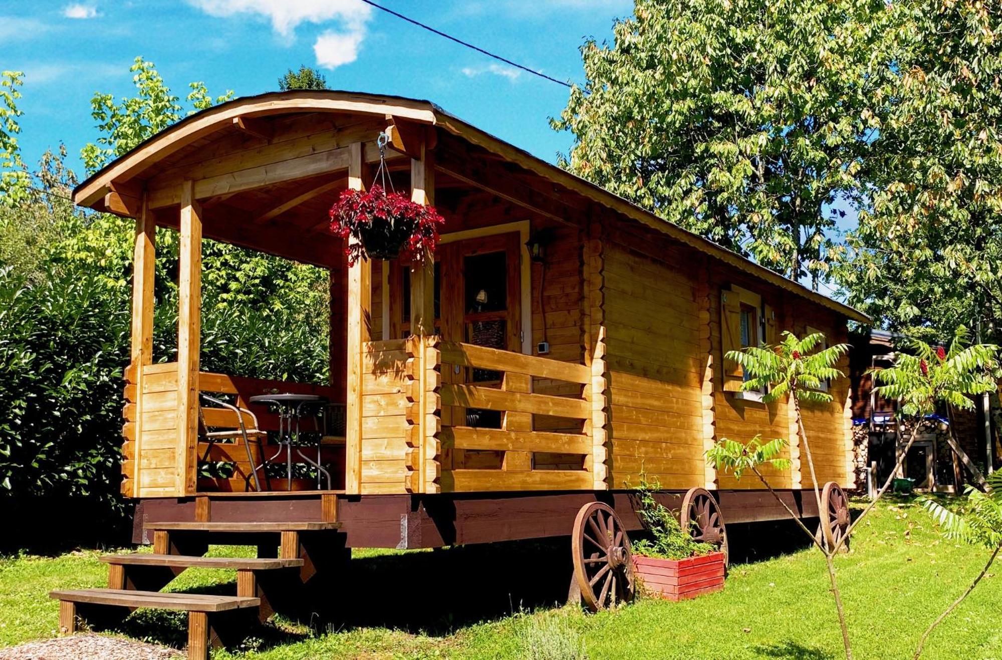 Little Wood Lodges Insolites Bailly-aux-Forges 外观 照片