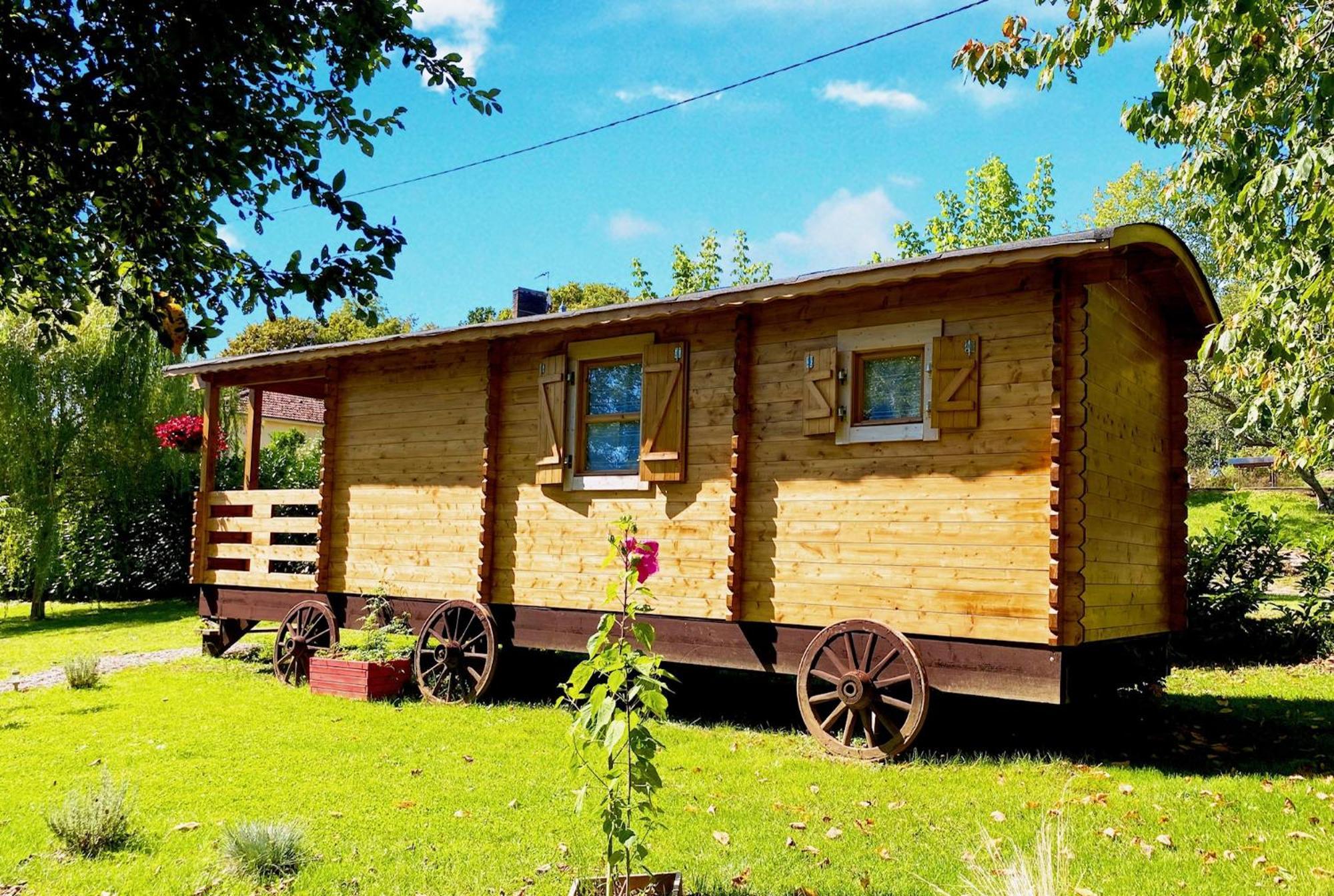 Little Wood Lodges Insolites Bailly-aux-Forges 外观 照片